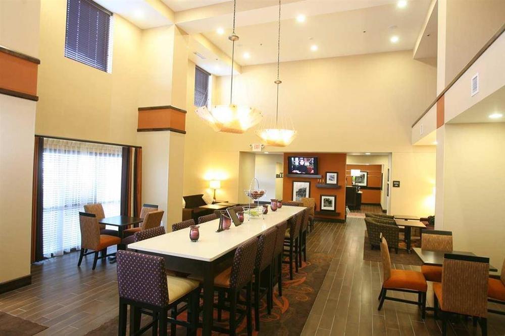 Hampton Inn & Suites Fargo Medical Center Restaurant foto