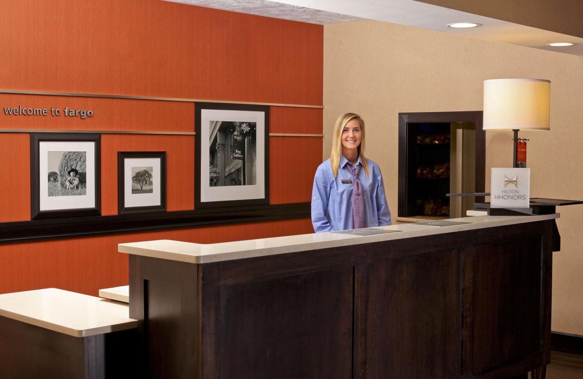 Hampton Inn & Suites Fargo Medical Center Buitenkant foto