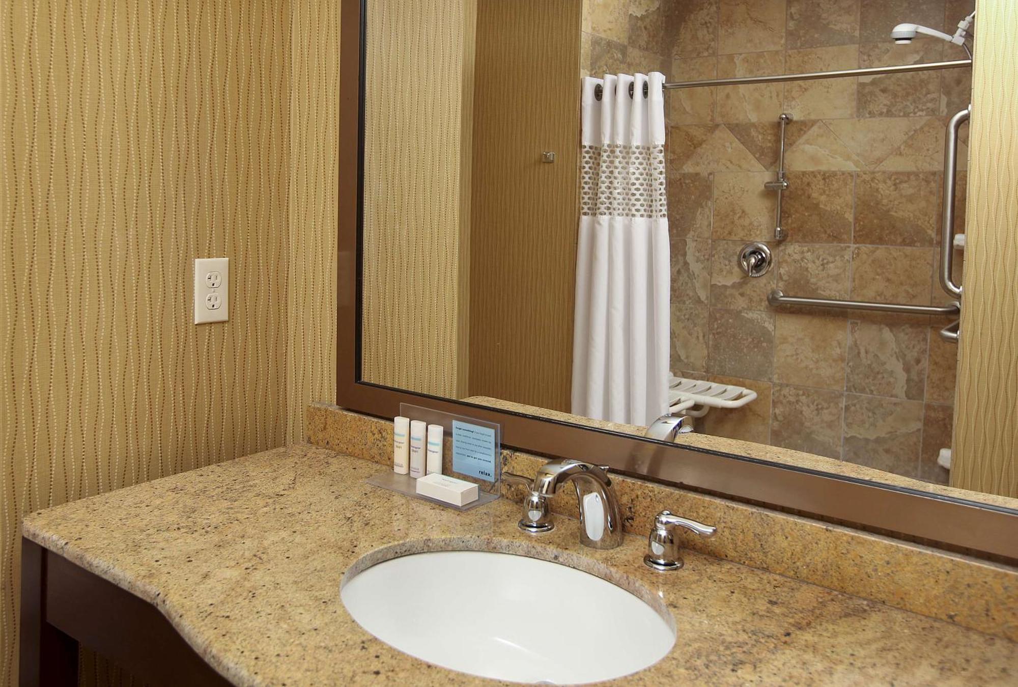 Hampton Inn & Suites Fargo Medical Center Buitenkant foto