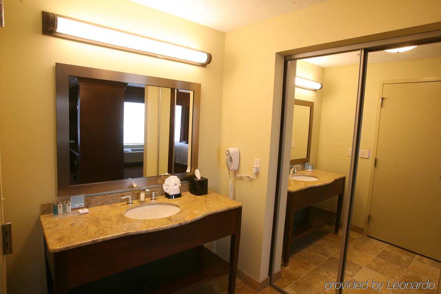 Hampton Inn & Suites Fargo Medical Center Kamer foto